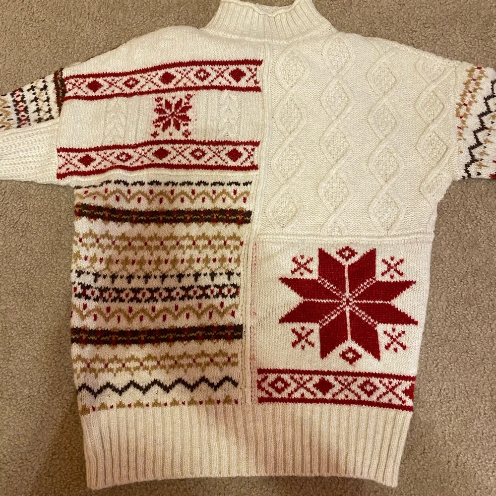 American Eagle Sweater